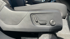 Volvo XC40 2.0 B4P Plus Dark 5dr Auto Petrol Estate